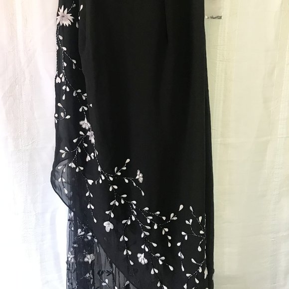 Chica's - Picture 3 of 14